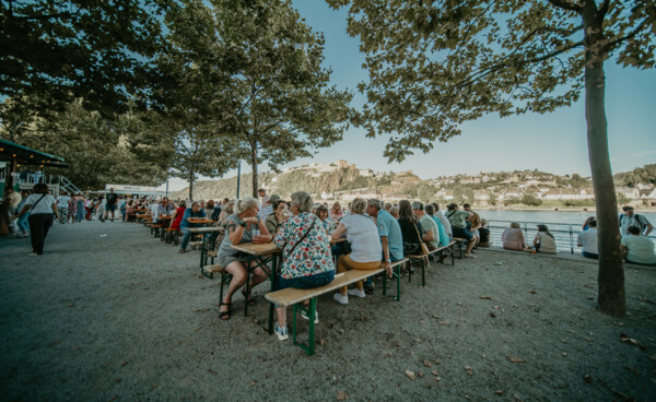 Künstler Souljah K. tritt auf dem Koblenzer Sommerfest 2024 auf © Koblenz-Touristik, Janko.Media
Künstler Souljah K. tritt auf dem Koblenzer Sommerfest 2024 auf © Koblenz-Touristik, Janko.Media