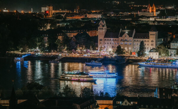 Schiffskonvoi zu Rhein in Flammen® Koblenz 2025 © Koblenz-Touristik, Janko.Media
