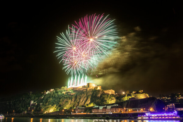Feuerwerk &uuml;ber der Festung Ehrenbreitstein  zu Rhein in Flammen&reg; Koblenz 2025 &copy; Koblenz-Touristik, Johannes Bruchhof
