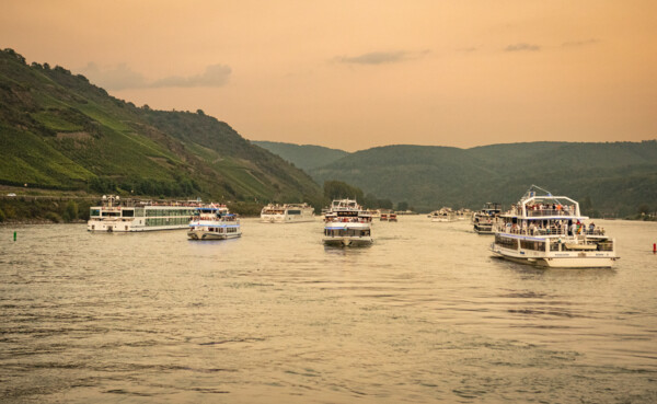 Schiffskonvoi zu Rhein in Flammen® Koblenz 2025 © Koblenz-Touristik, Johannes Bruchhof
